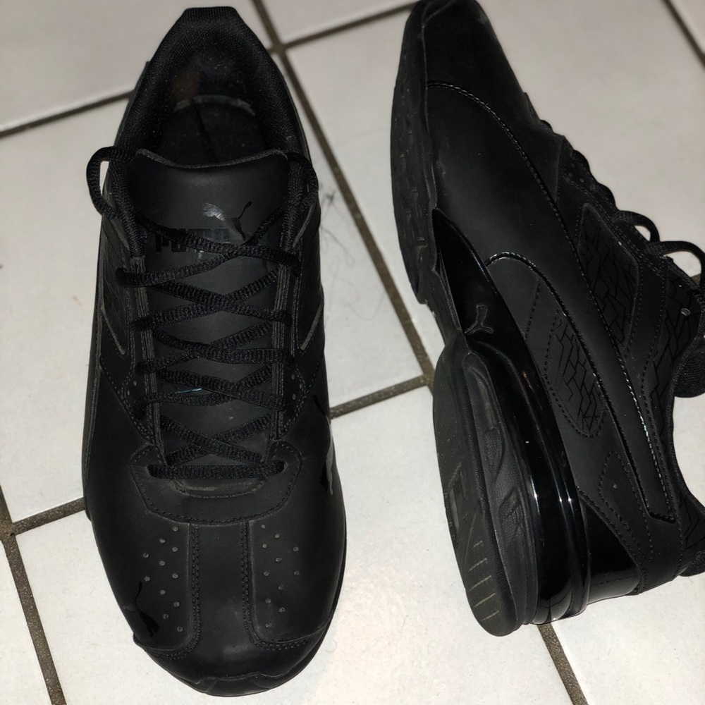Women’s all black pumas shoes size 10